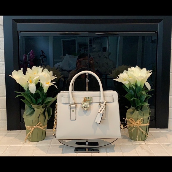 Michael Kors Handbags - NWT Michael Kors Hamilton Ew Satchel